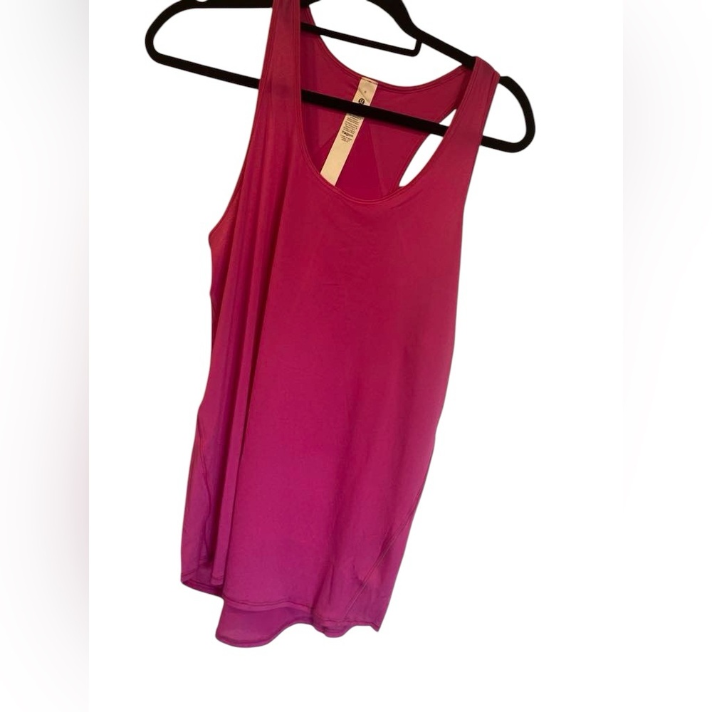 NWT Lululemon essential tank pleated Size 6
